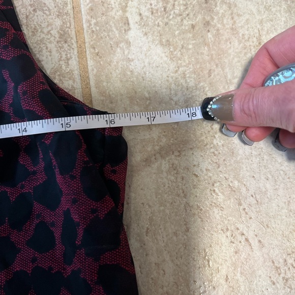 🖤🖤NWT-EXPRESS BURGUNDY AND BLACK HALTER TOP SZ S🖤🖤 - Picture 9 of 10